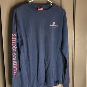 Long sleeve simply southern shirt, like new size medium, smoke free house